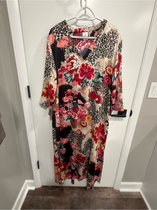 Natori Dresses & Skirts - Natori Multicolor Floral Animal Print Kaftan Gown V-Neck 3/4 Sleeve XL